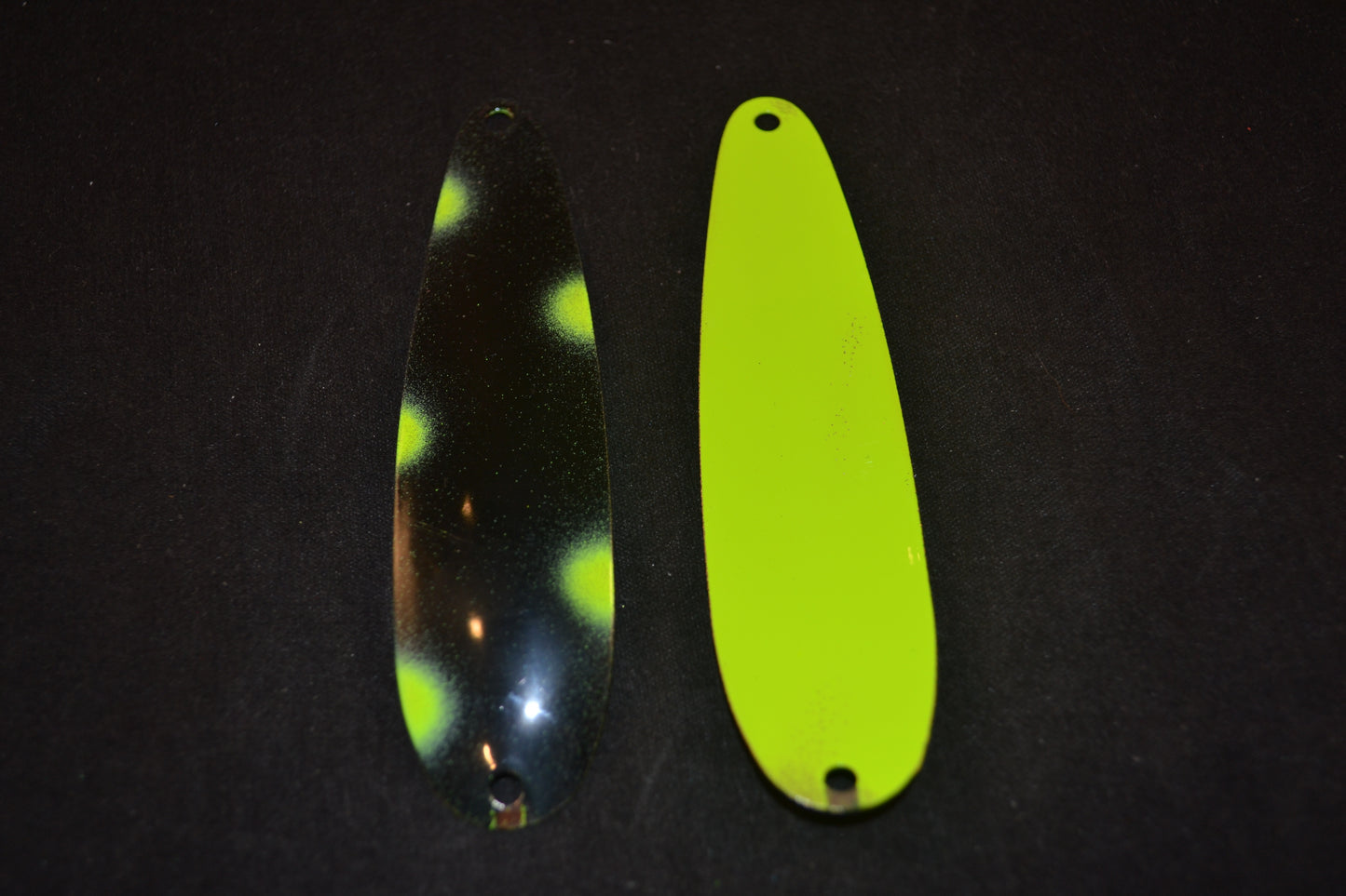 Chartreuse Dot (Chartreuse)
